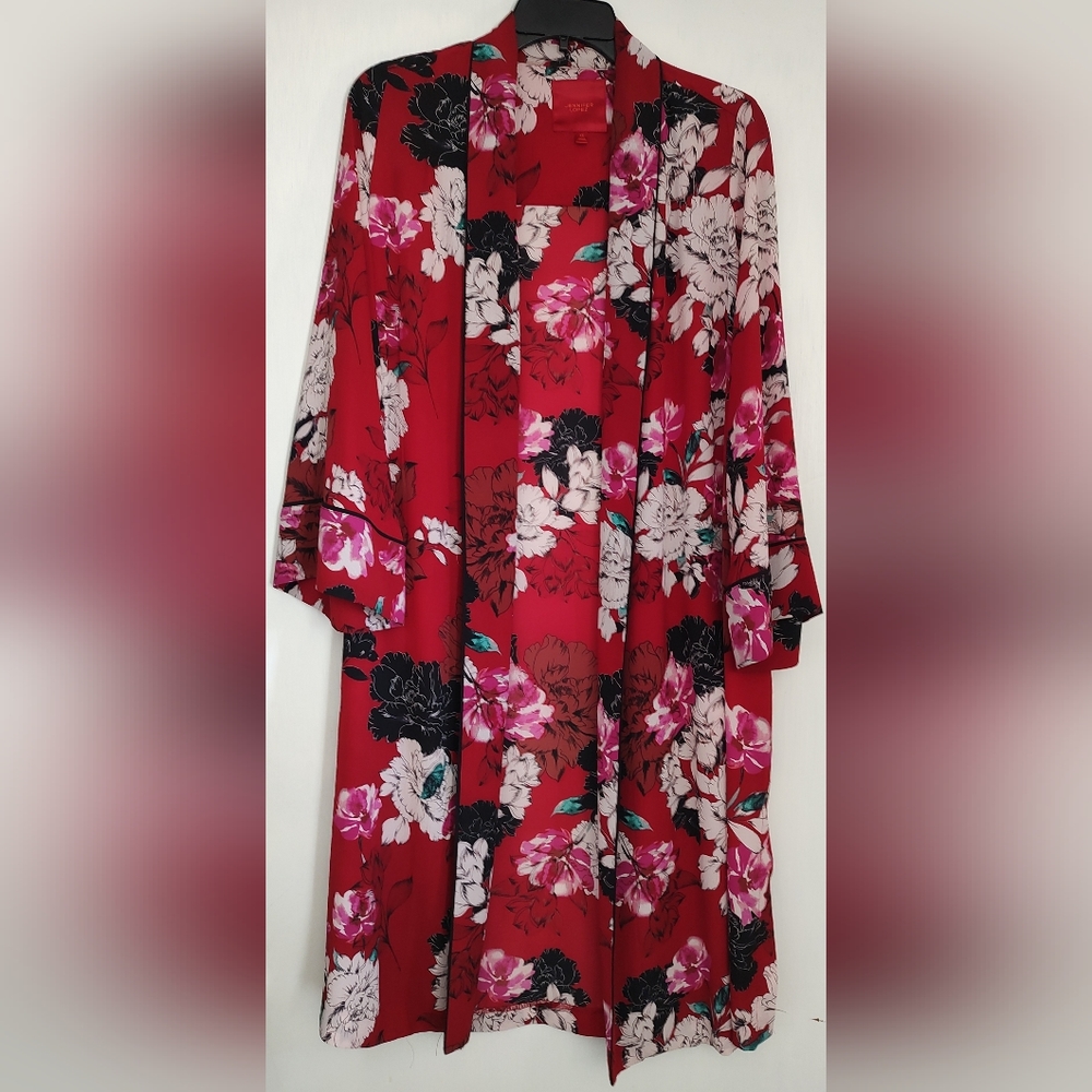 🌟3 $10 items for $20Jennifer Lopez kimono